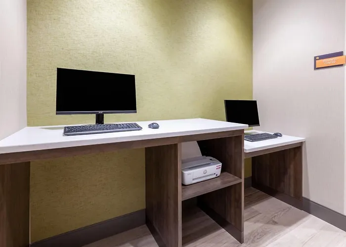 La Quinta Inn & Suites By Wyndham Middletown-Goshen